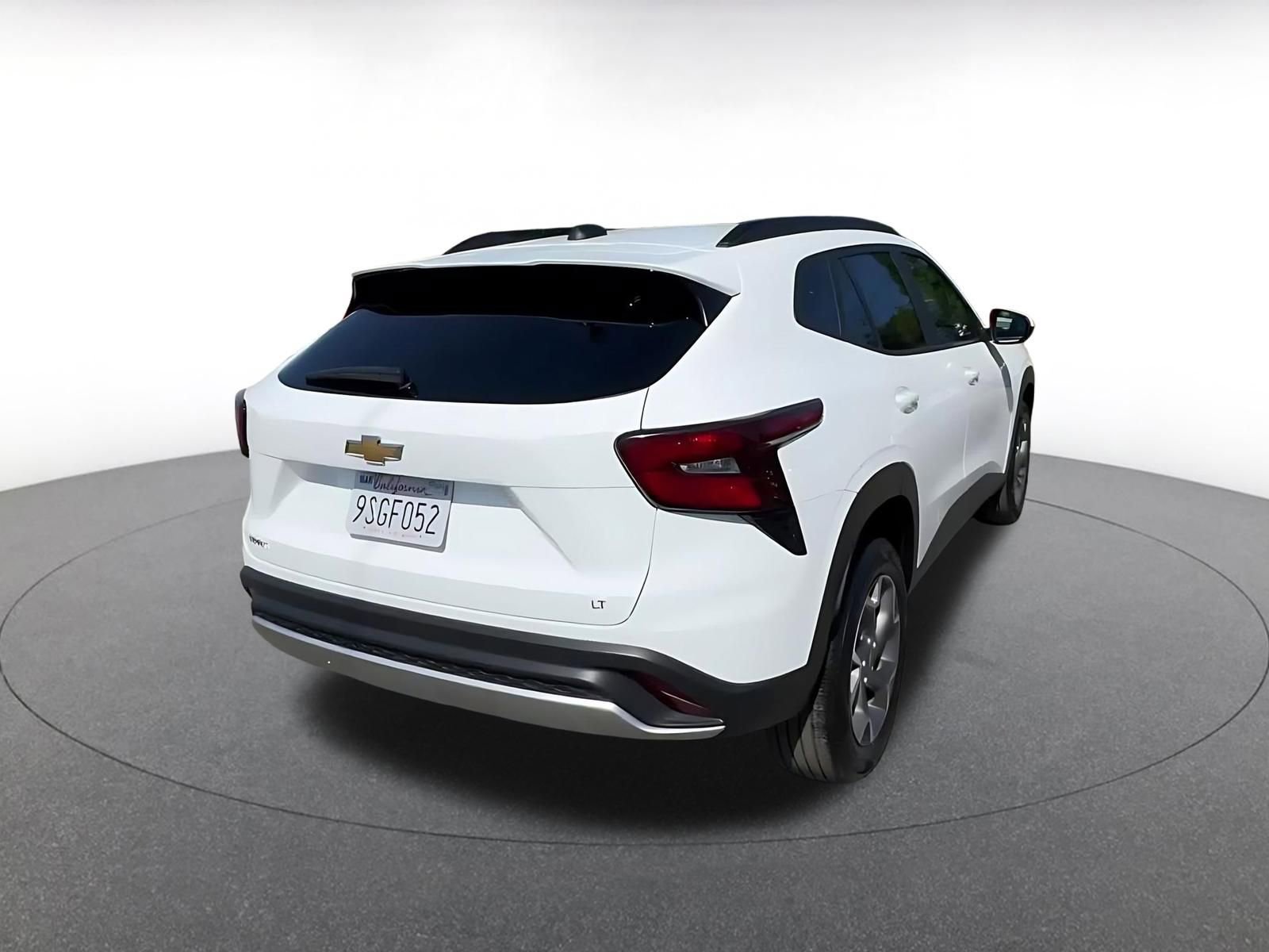 Used 2025 Chevrolet Trax LT image 14
