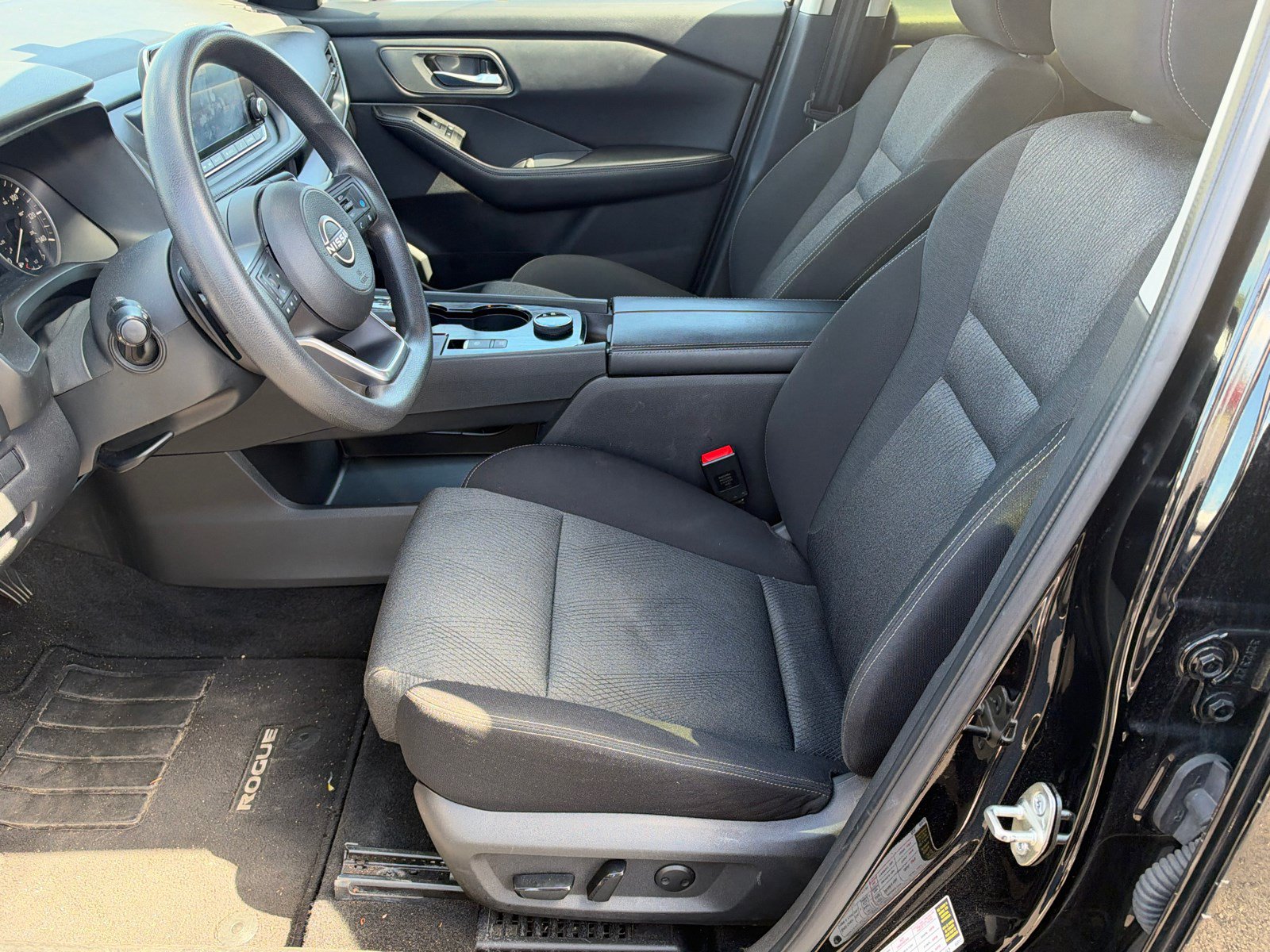 Used 2024 Nissan Rogue SV AWD/4WD image 9