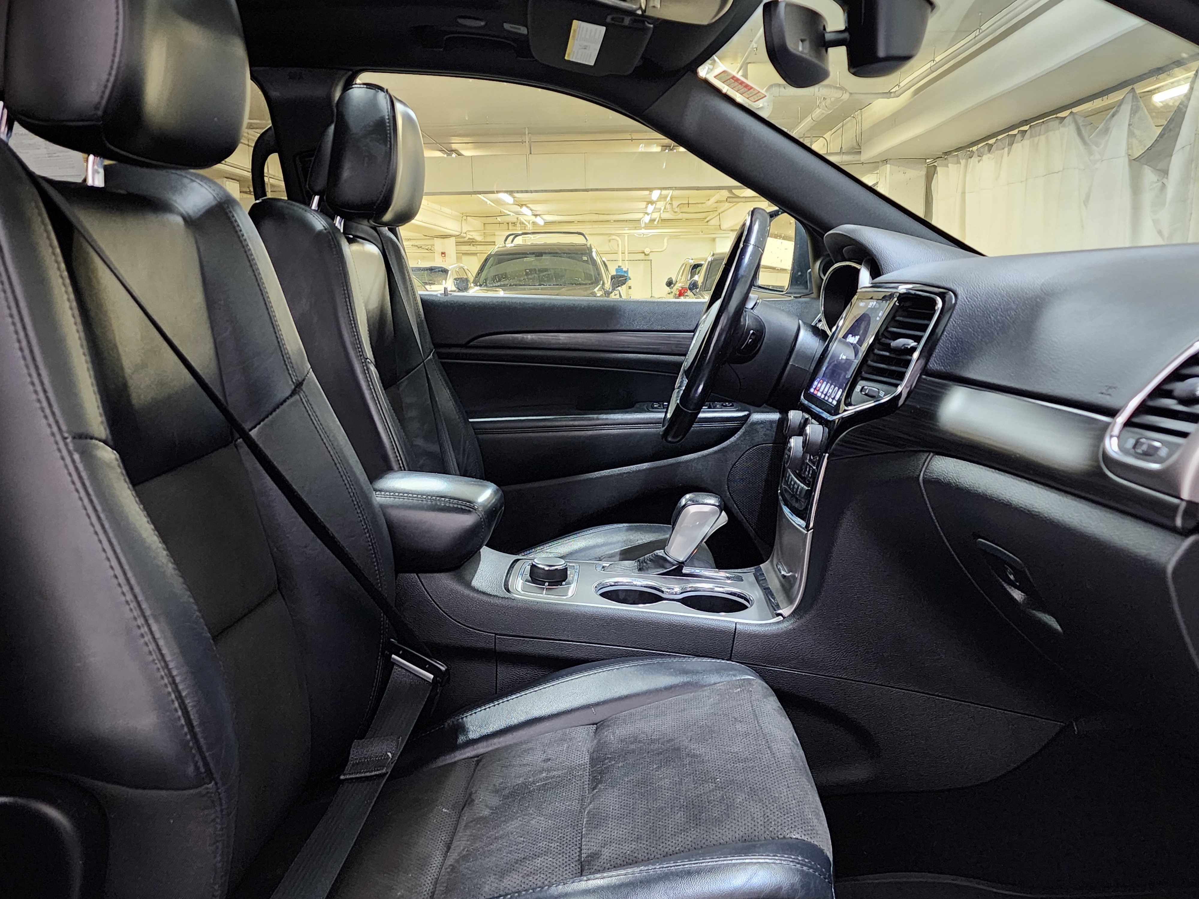 Used 2020 Jeep Grand Cherokee Laredo w/ Quick Order Package 2BN North image 22