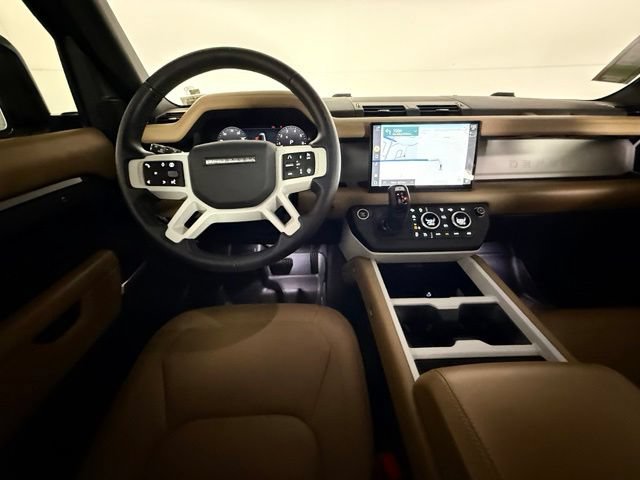 Used 2025 Land Rover Defender 130 X-Dynamic SE AWD/4WD image 34
