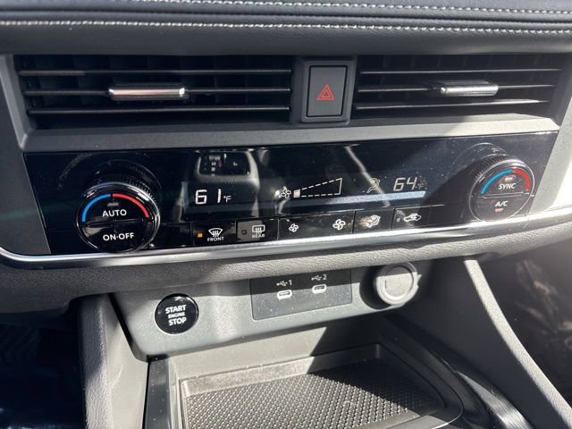 Used 2024 Nissan Rogue SV image 32