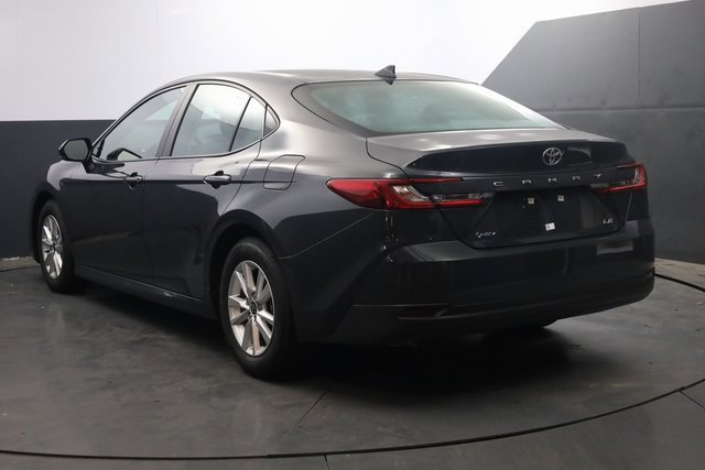 Used 2025 Toyota Camry LE image 6