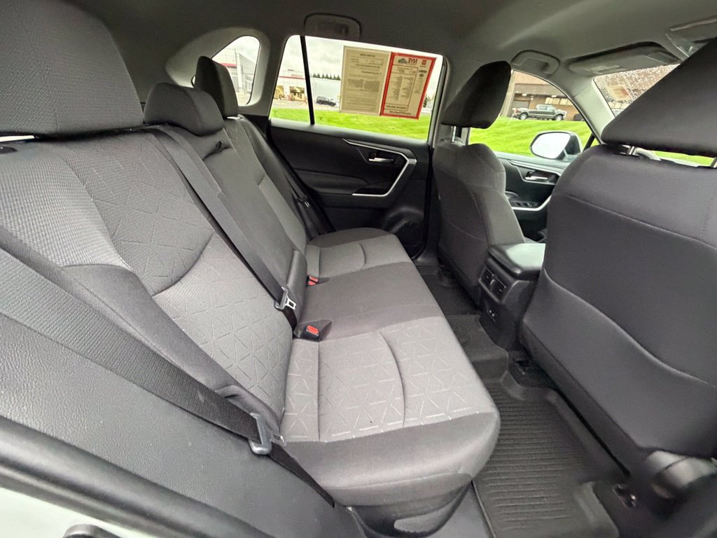 Used 2021 Toyota RAV4 XLE w/ XLE Grade Weather Package AWD/4WD image 36