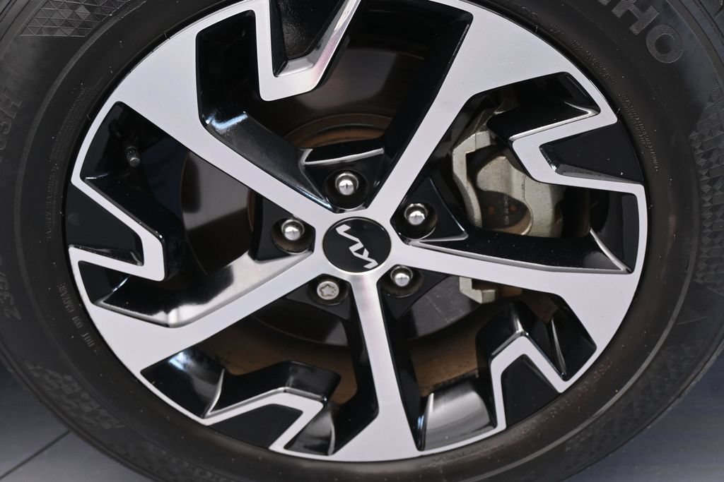 Used 2024 Kia Sportage EX FWD image 45