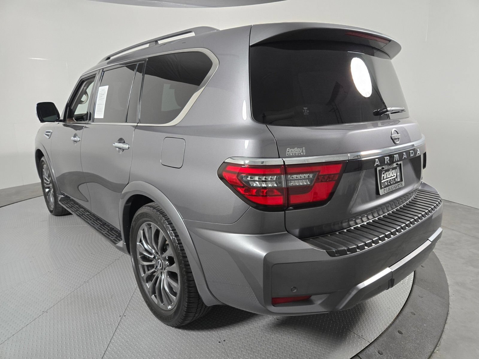 Used 2023 Nissan Armada Platinum w/ Captain's Chairs Package AWD/4WD image 6