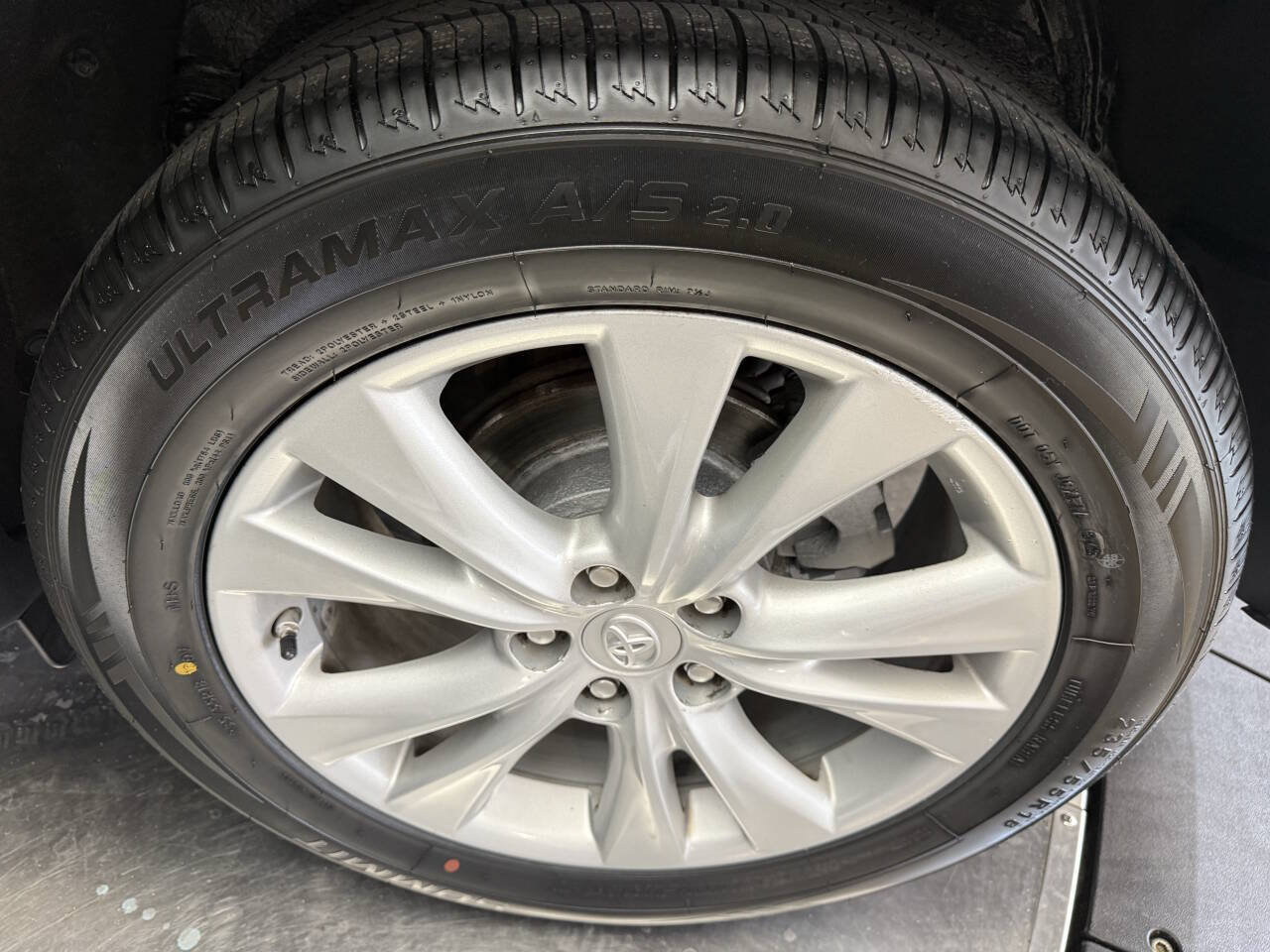 Used 2013 Toyota RAV4 Limited AWD/4WD image 27
