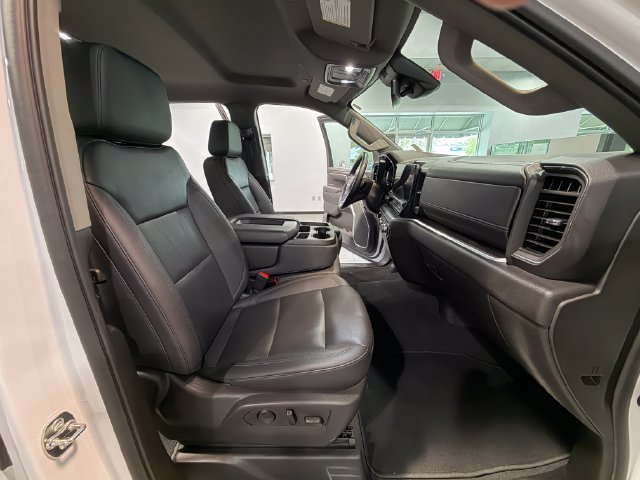 Used 2025 GMC Sierra 1500 SLT AWD/4WD image 14