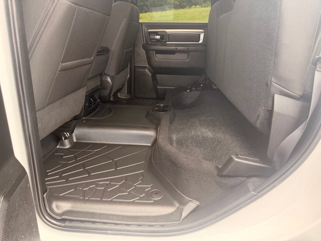 Used 2024 RAM 1500 Warlock AWD/4WD image 32