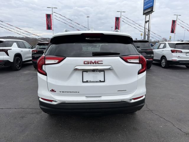 Used 2024 GMC Terrain SLT image 4