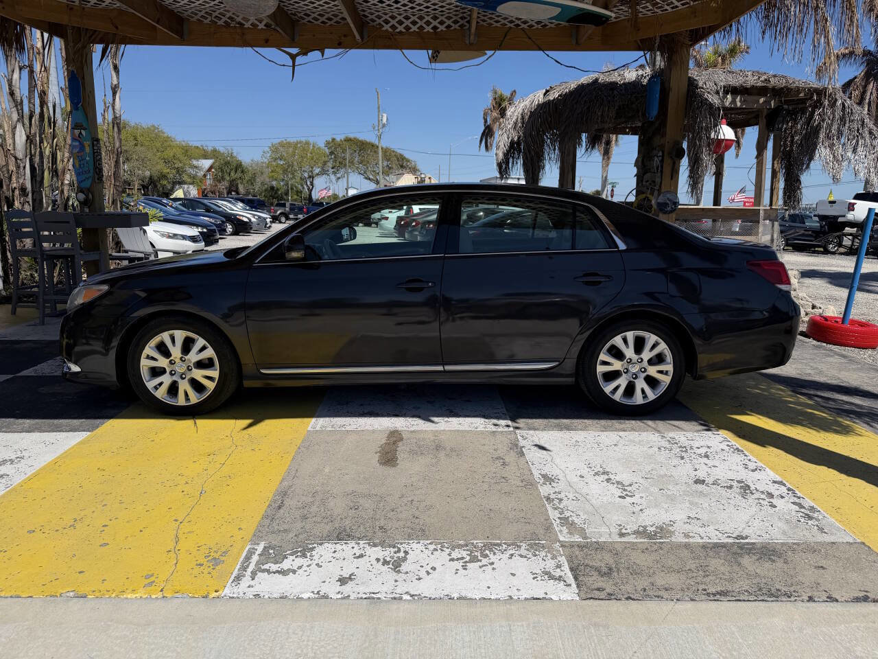 Used 2011 Toyota Avalon Limited FWD image 5