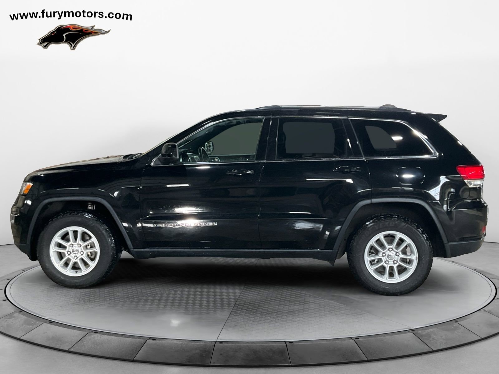 Used 2019 Jeep Grand Cherokee Laredo image 6