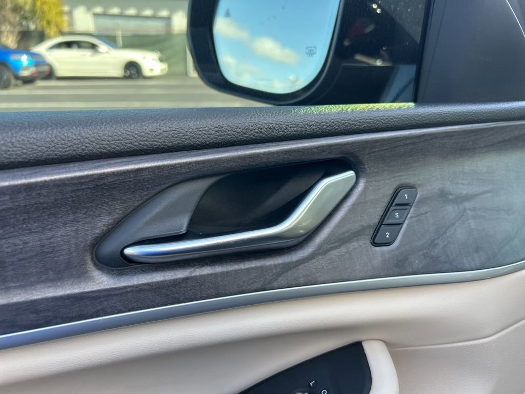 Certified 2023 Jeep Grand Cherokee L Limited w/ Luxury Tech Group II image 37