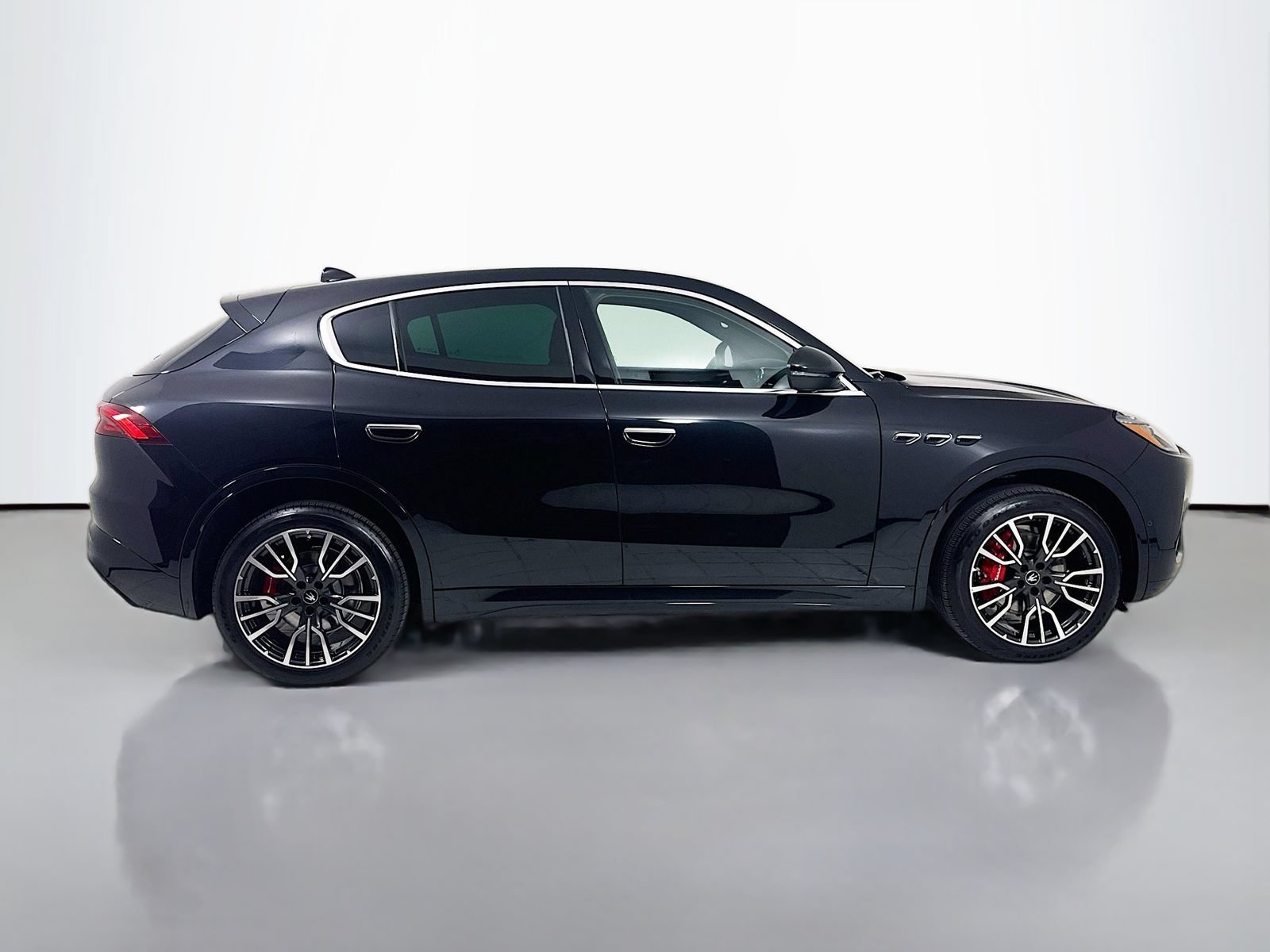 New 2025 Maserati Grecale GT AWD/4WD image 9