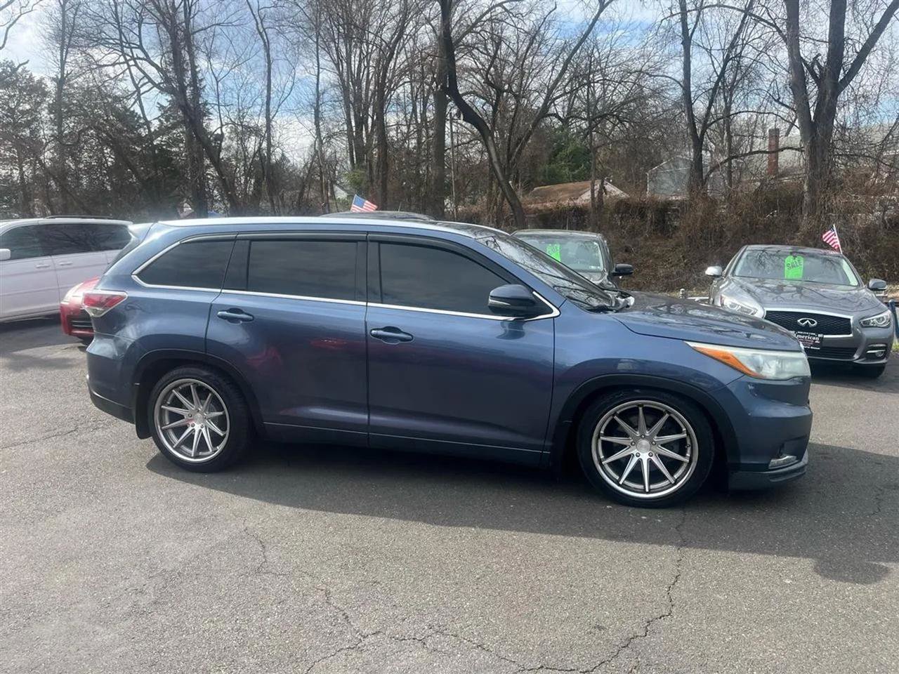 Used 2015 Toyota Highlander Limited image 3