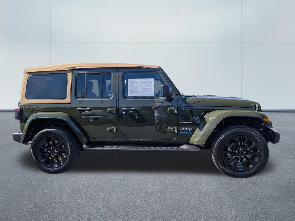 Used 2022 Jeep Wrangler Unlimited Sahara AWD/4WD image 7