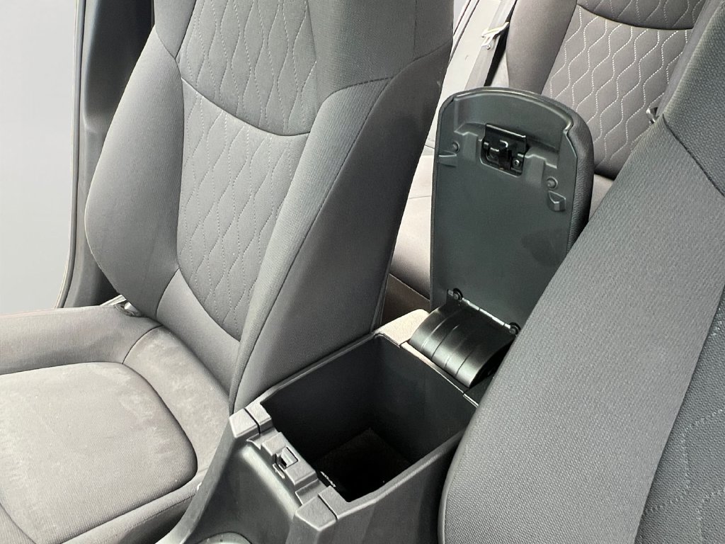 Used 2025 Toyota Corolla Cross LE FWD image 20