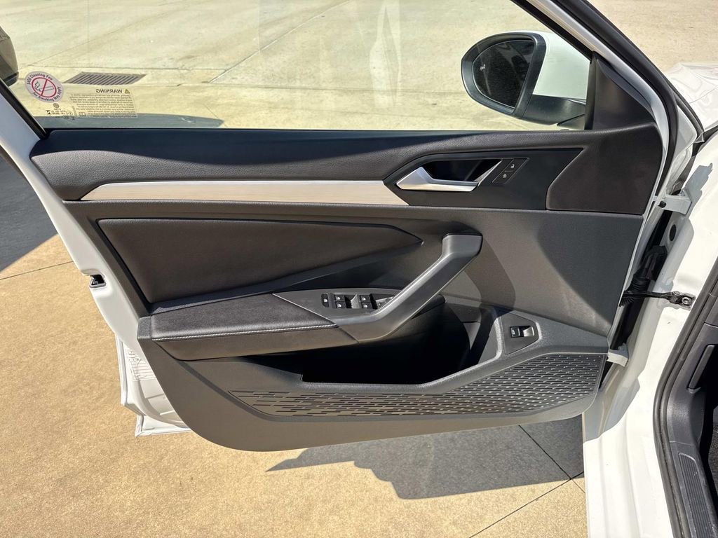 Used 2025 Volkswagen Jetta S image 21