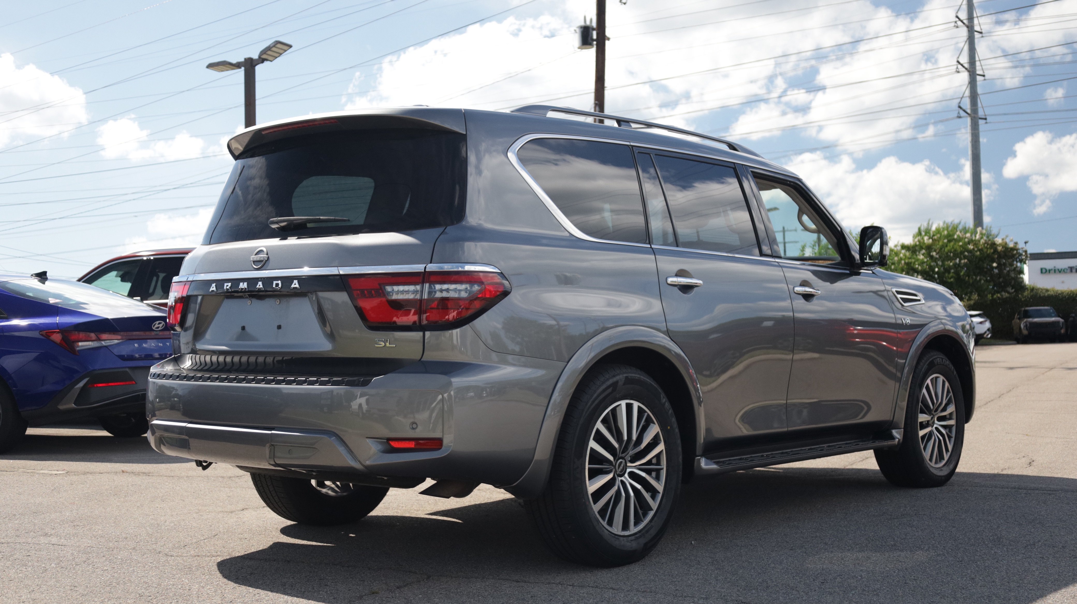Used 2021 Nissan Armada SL w/ Captain's Chairs Package AWD/4WD image 4