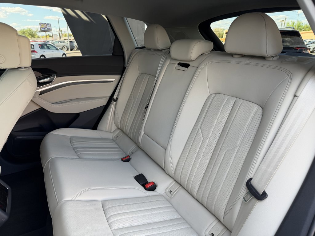 Used 2024 Audi Q8 e-tron Premium Plus w/ Premium Plus Package image 42