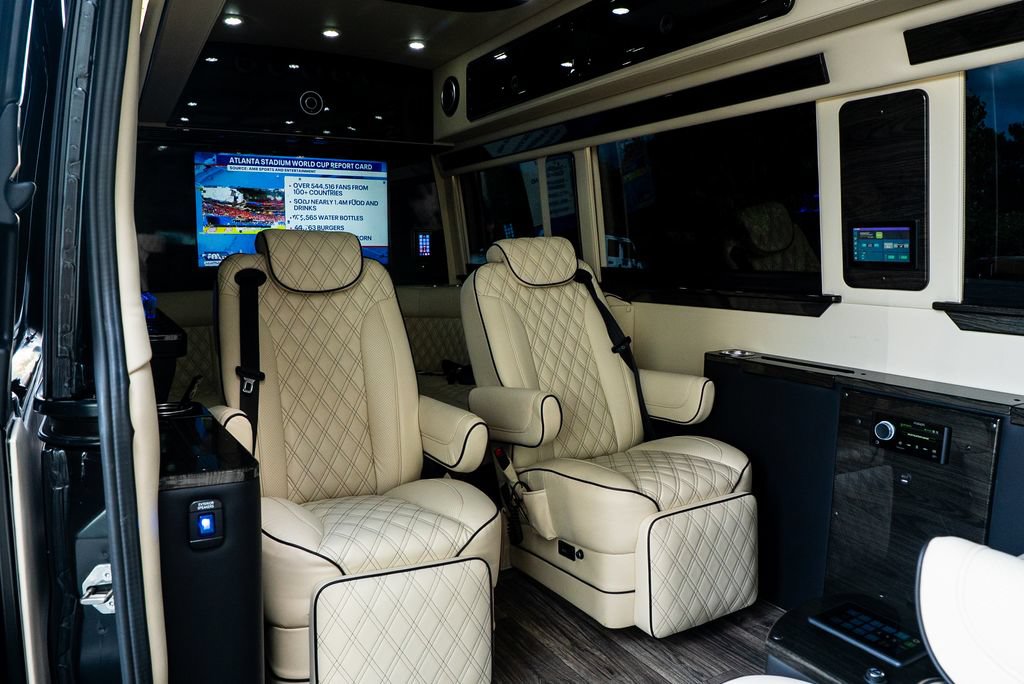 Used 2023 Mercedes-Benz Sprinter 3500 image 36