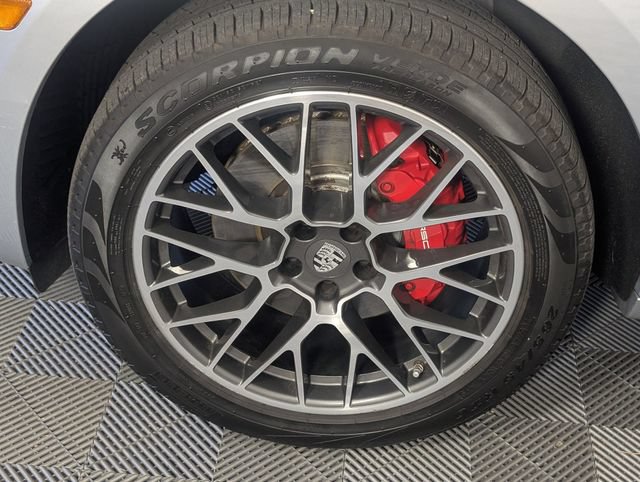 Used 2017 Porsche Macan Turbo AWD/4WD image 8
