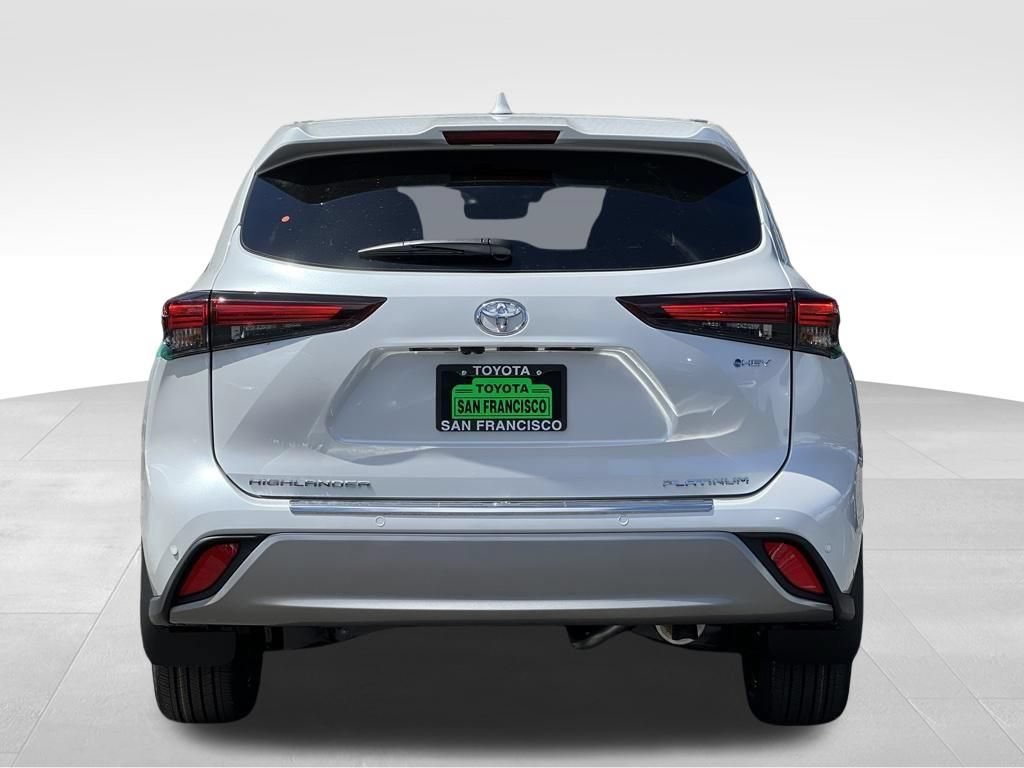 New 2026 Toyota Highlander Platinum AWD/4WD image 4