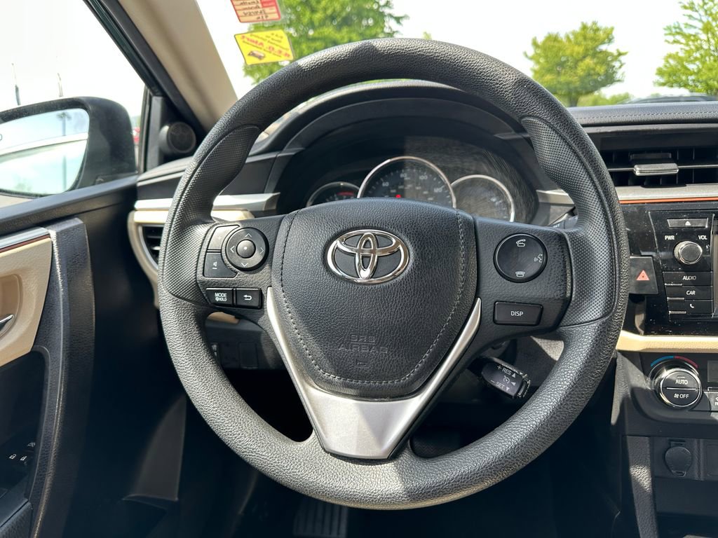 Used 2015 Toyota Corolla LE FWD image 17