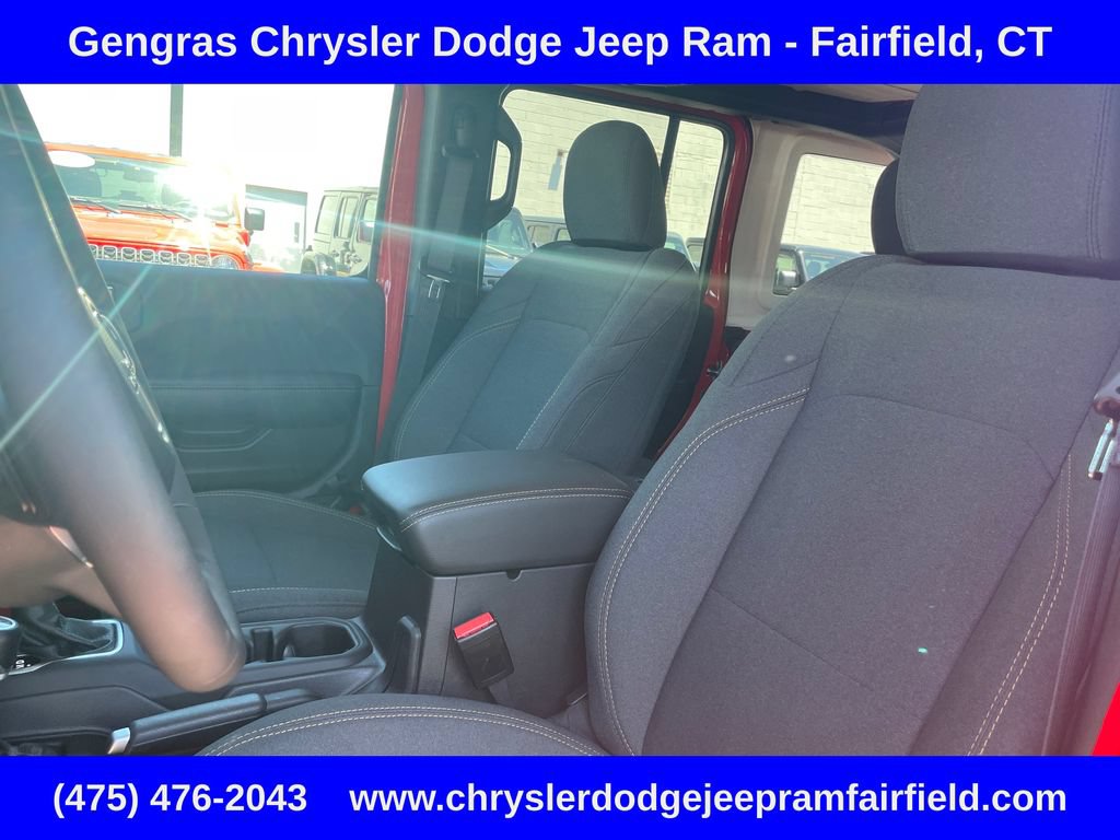 Certified 2025 Jeep Wrangler Unlimited Sahara AWD/4WD image 39