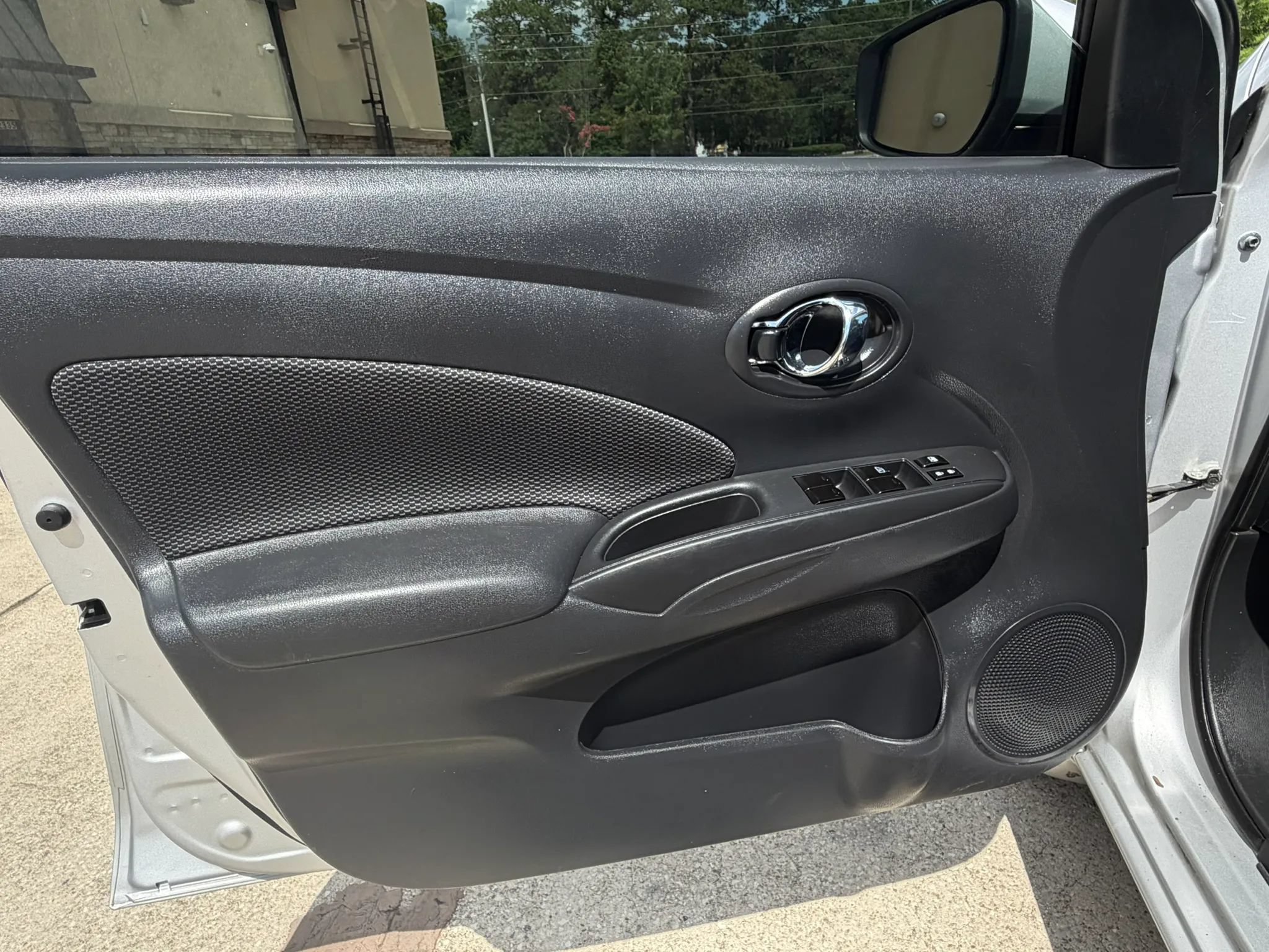 Used 2018 Nissan Versa SV FWD image 12