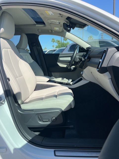 New 2026 Volvo XC40 B5 Plus w/ Climate Package AWD/4WD image 34
