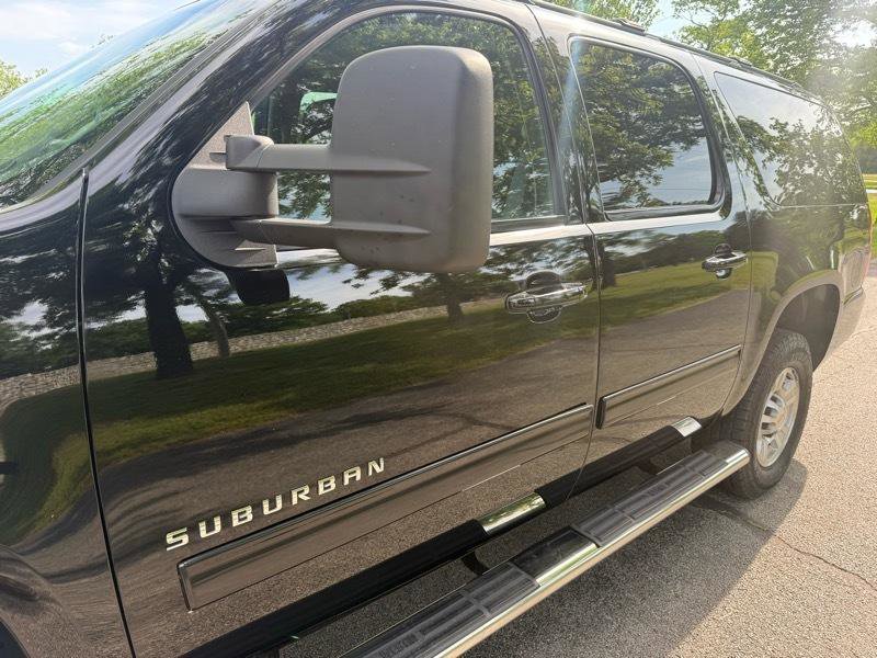 Used 2012 Chevrolet Suburban 2500 LS w/ Convenience Package 1 AWD/4WD image 13