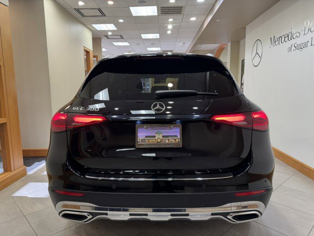 Certified 2025 Mercedes-Benz GLC 300 image 4