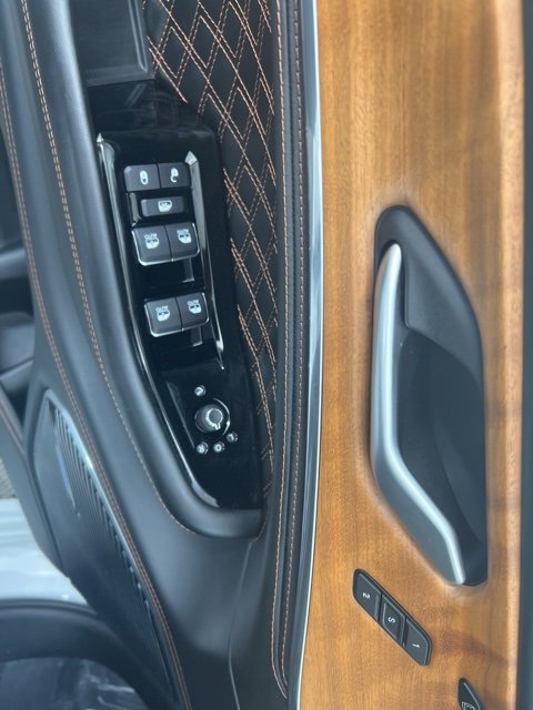 Used 2024 Jeep Grand Cherokee L Summit image 14