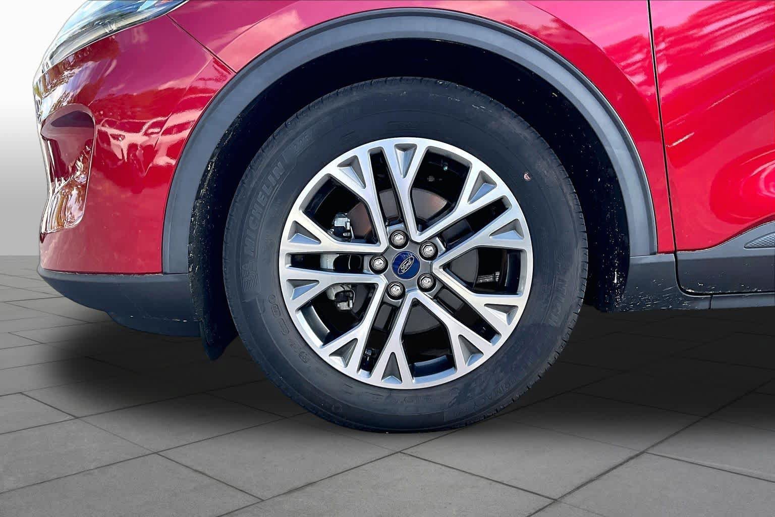 Used 2020 Ford Escape SEL FWD image 11