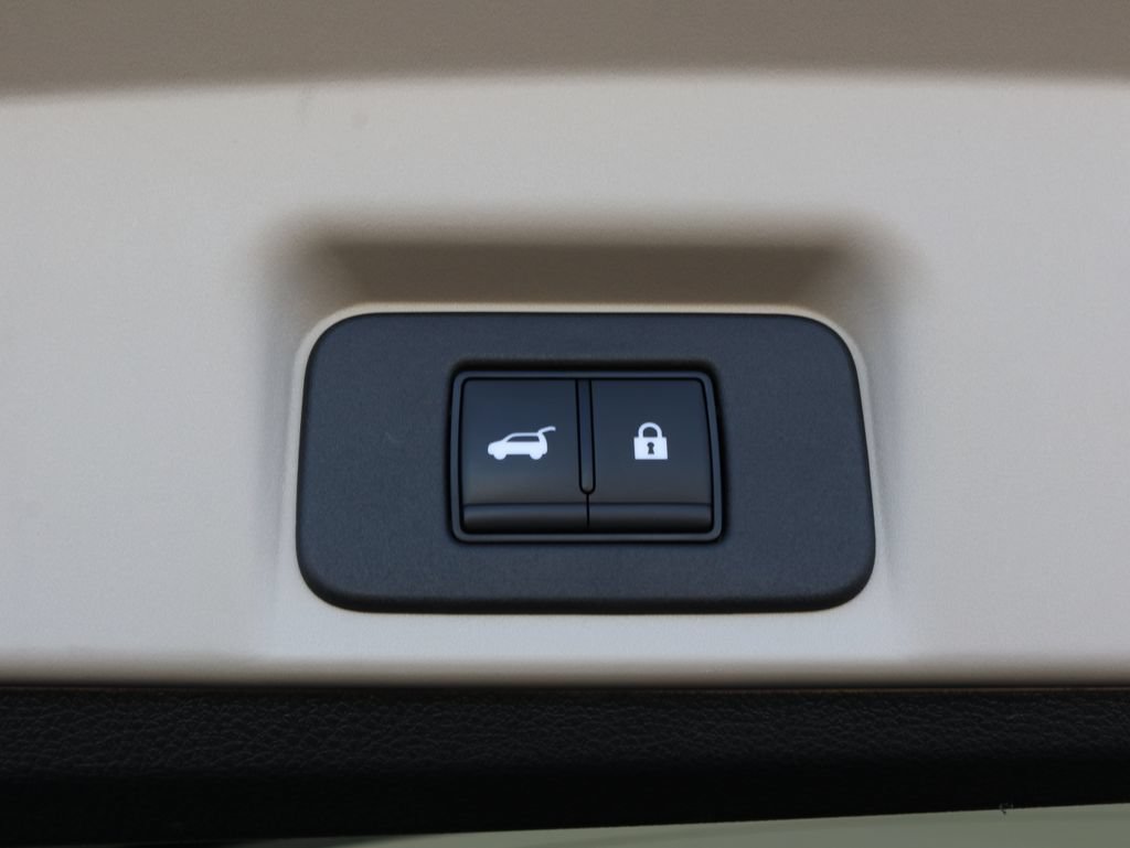 Used 2024 Nissan Ariya AWD image 36