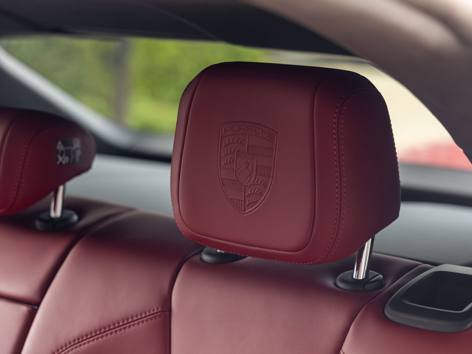 New 2025 Porsche Macan Turbo Electric AWD/4WD image 37