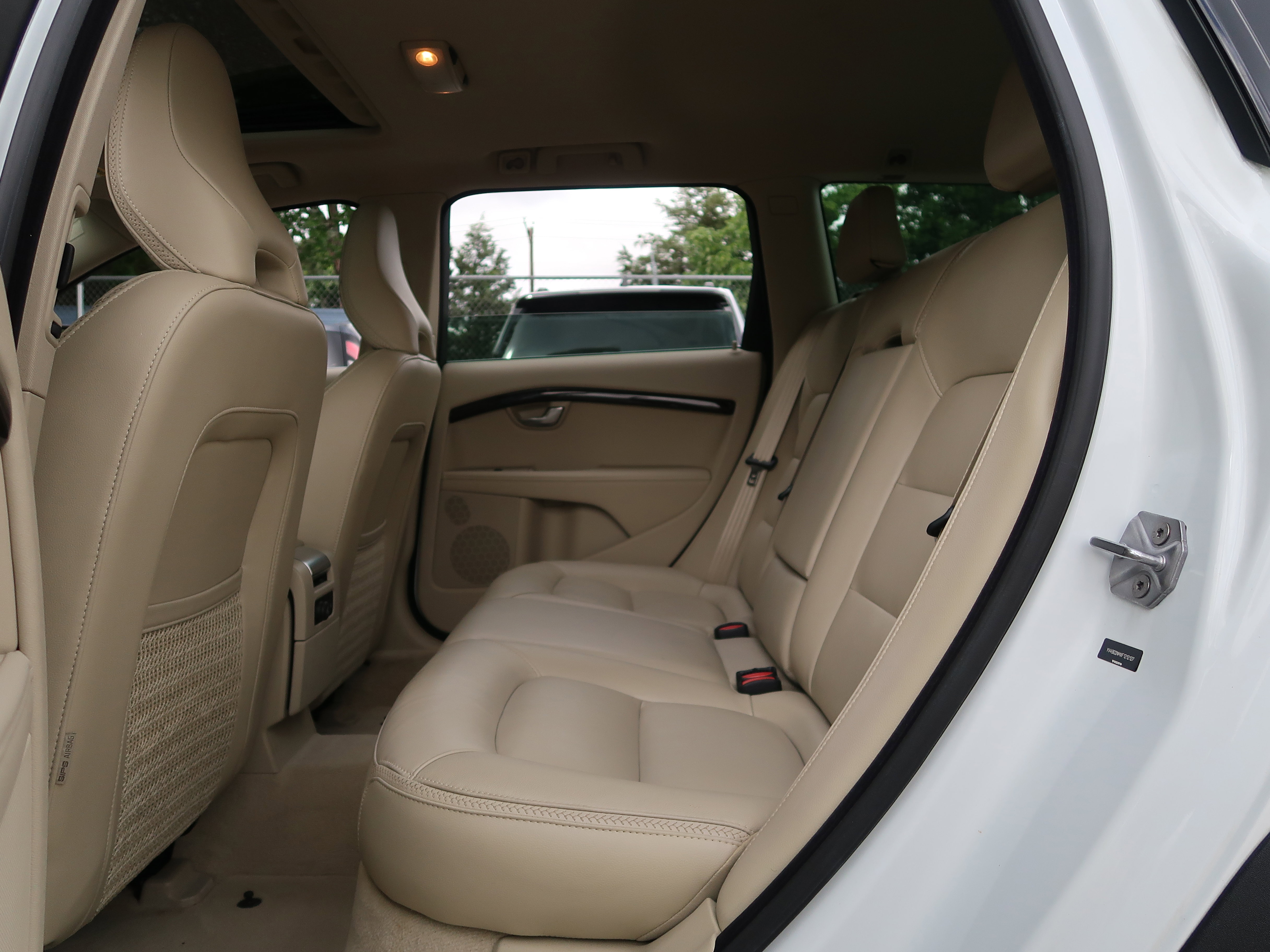 Used 2015 Volvo XC70 T6 Platinum w/ Climate Package AWD/4WD image 38