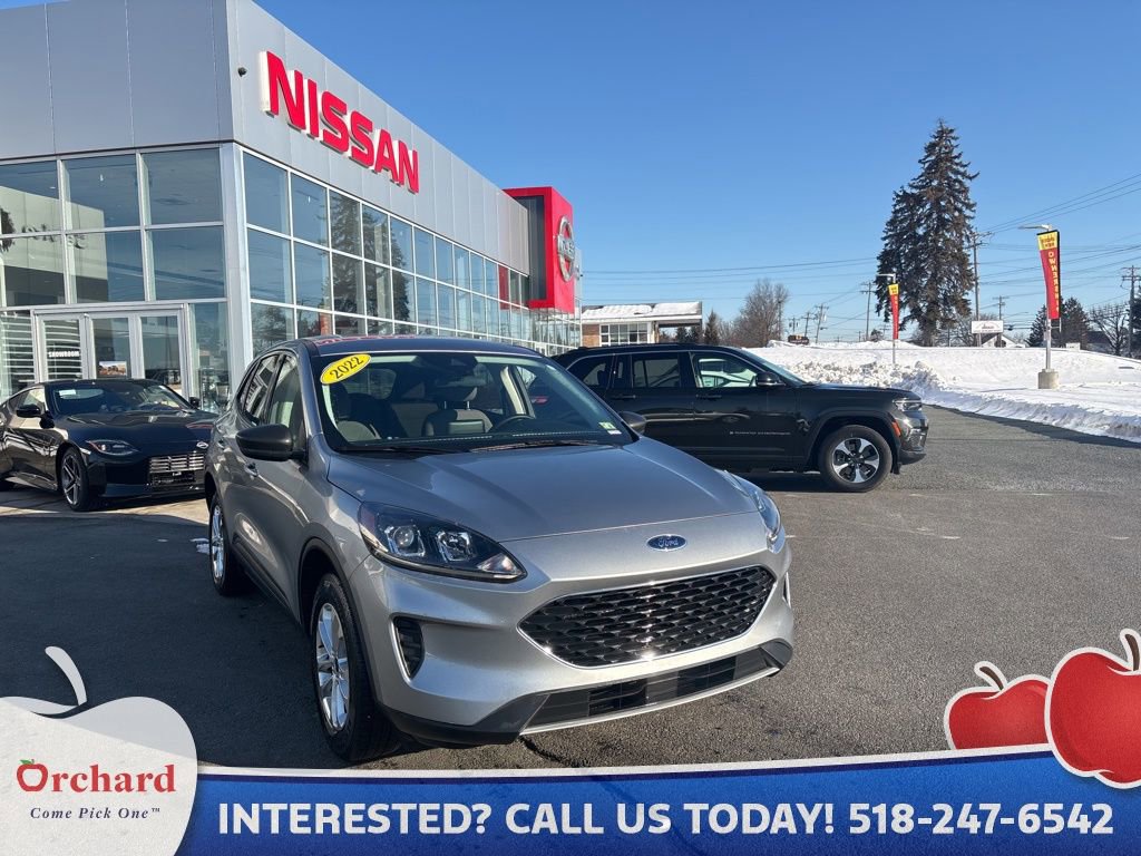 Used 2022 Ford Escape SE w/ Cold Weather Package image 1