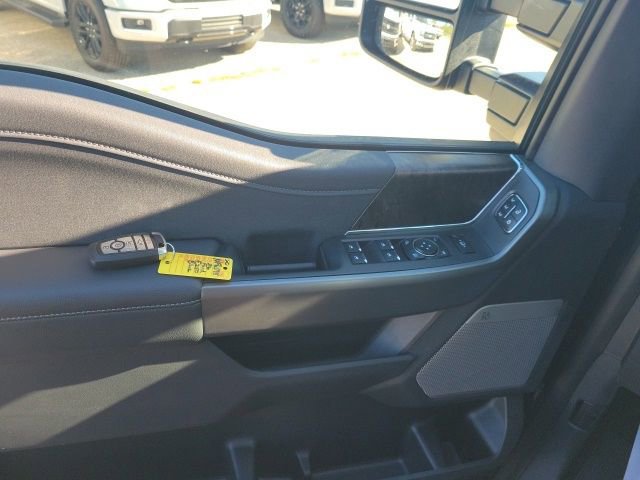 New 2026 Ford F250 Lariat w/ Black Appearance Package image 21