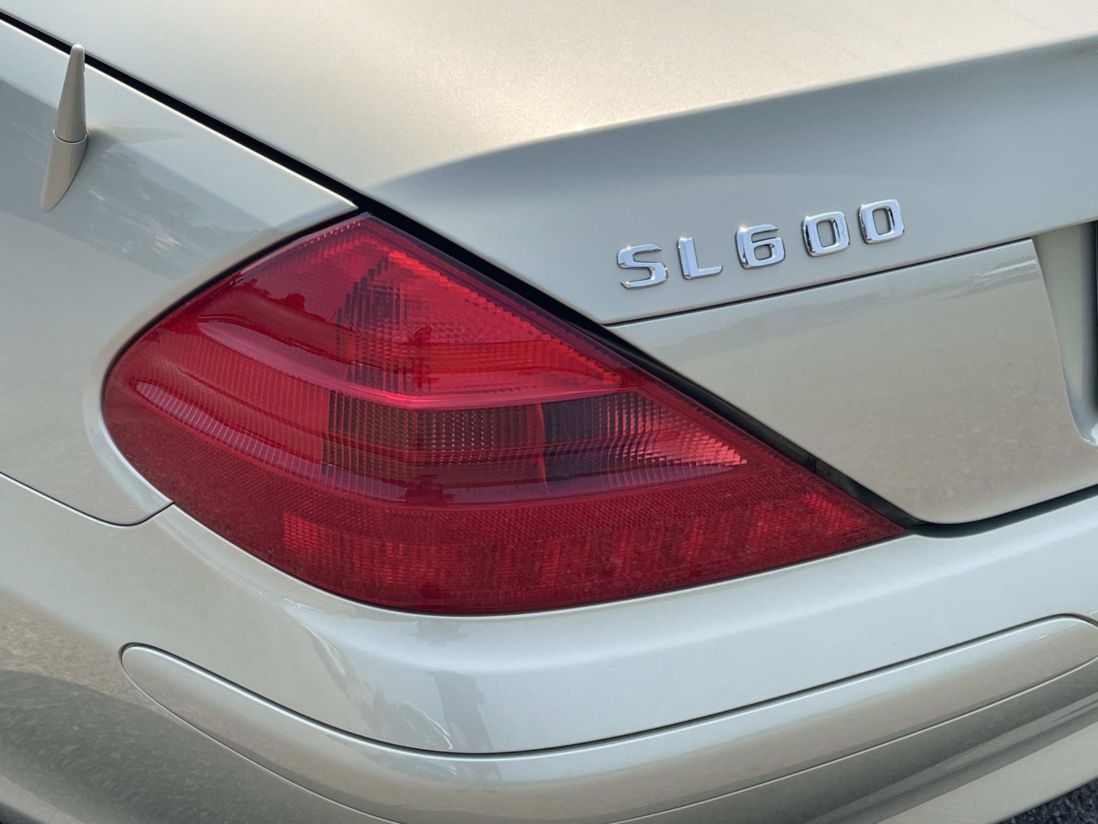 Used 2005 Mercedes-Benz SL 600 image 10