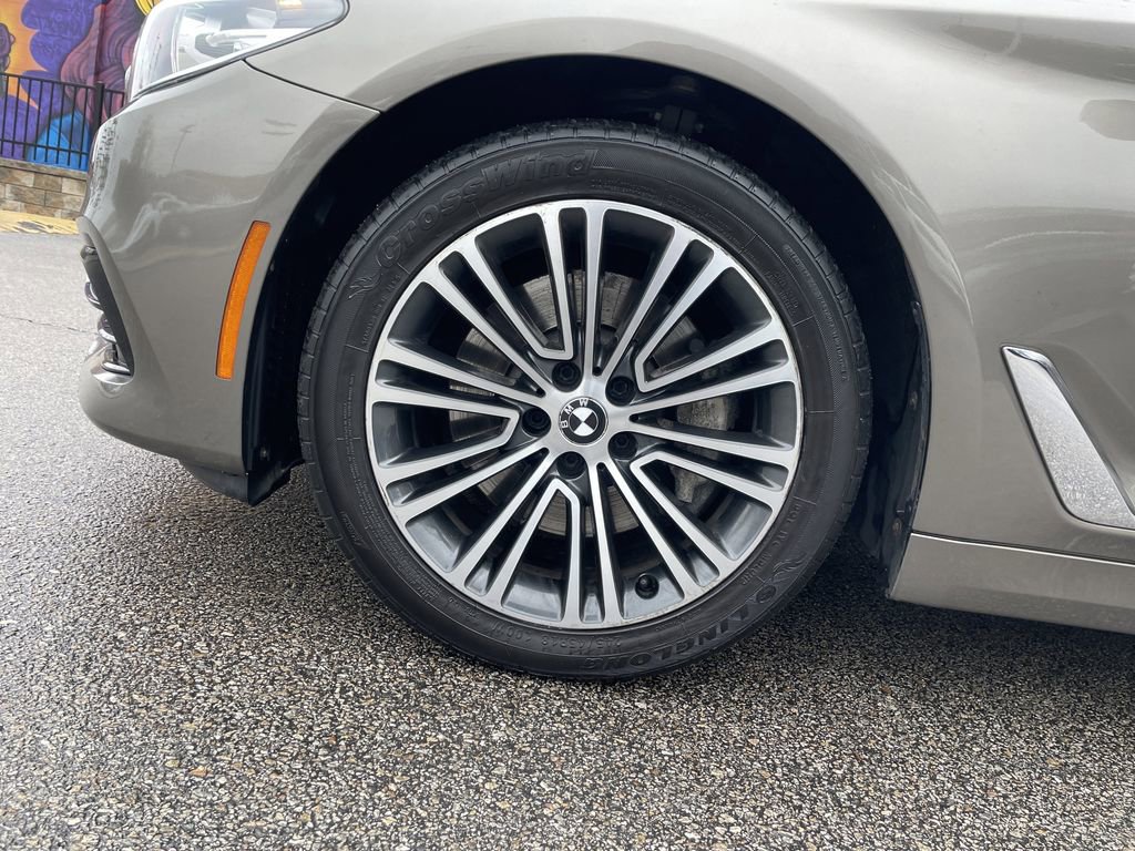 Used 2017 BMW 530i xDrive image 9