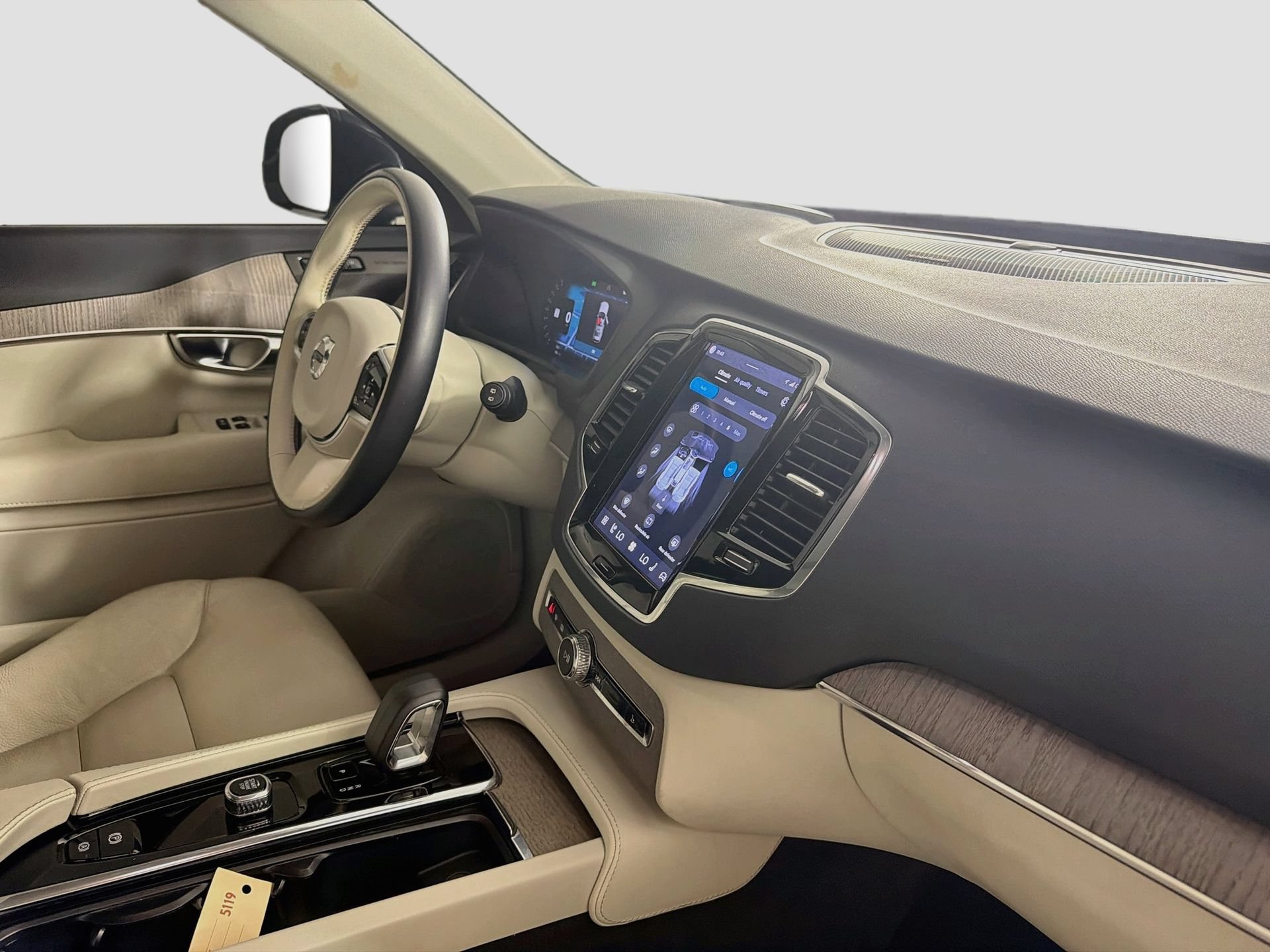 Used 2023 Volvo XC90 B5 Plus w/ Protection Package Premier AWD/4WD image 32