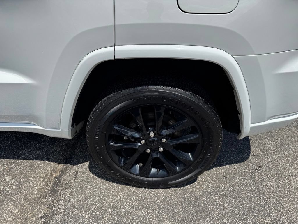 Used 2021 Jeep Grand Cherokee Laredo X AWD/4WD image 28