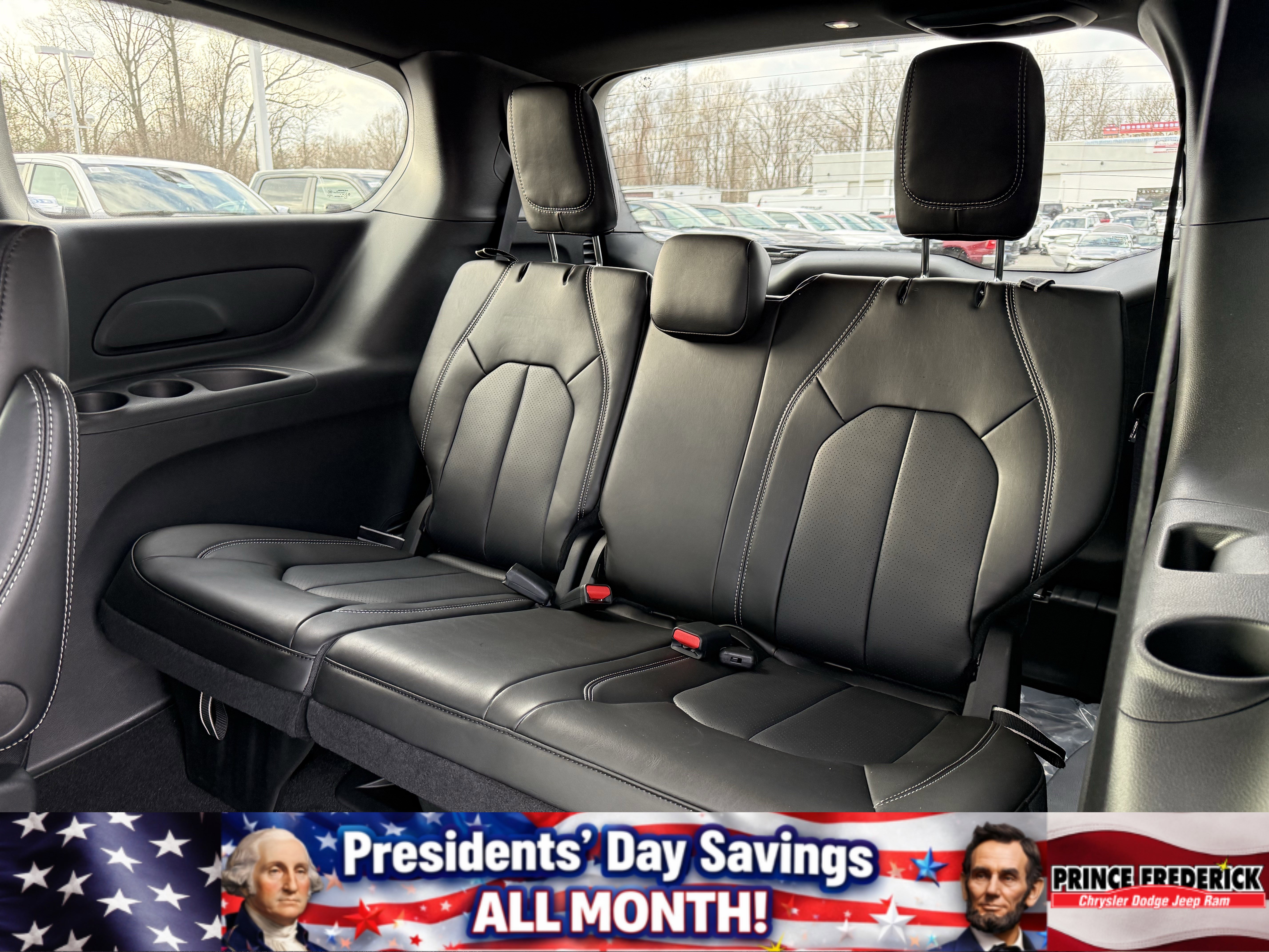 New 2026 Chrysler Pacifica Select image 13