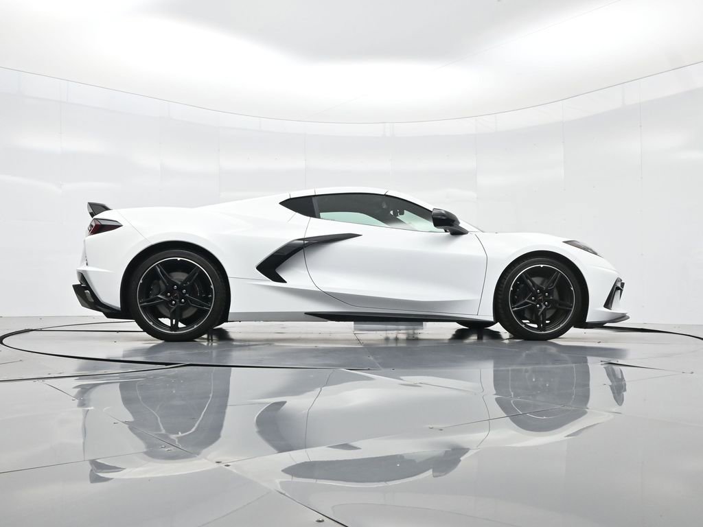 Used 2022 Chevrolet Corvette Stingray Premium Cpe w/ Z51 Performance Package image 39
