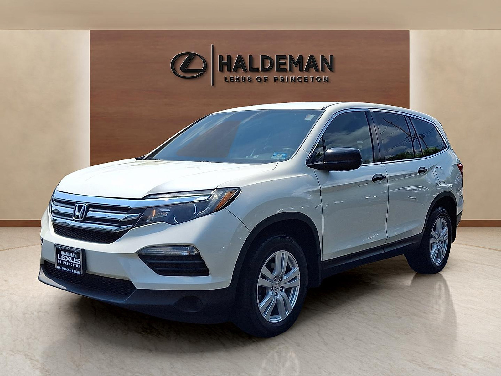 Used 2017 Honda Pilot LX image 3
