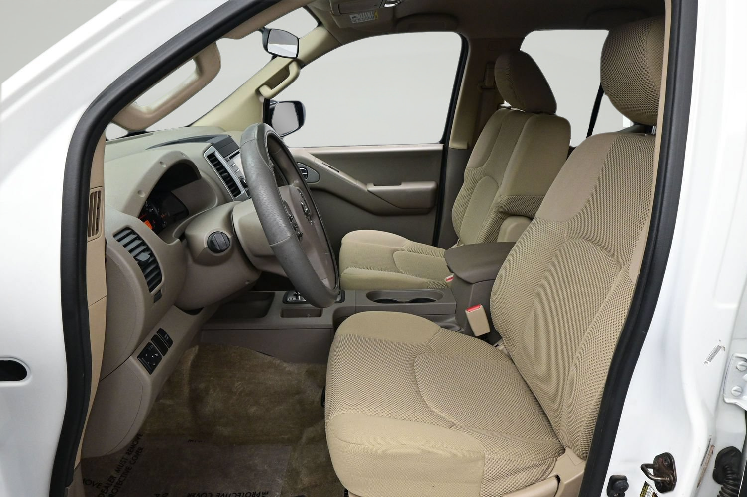 Used 2014 Nissan Frontier SV RWD image 9