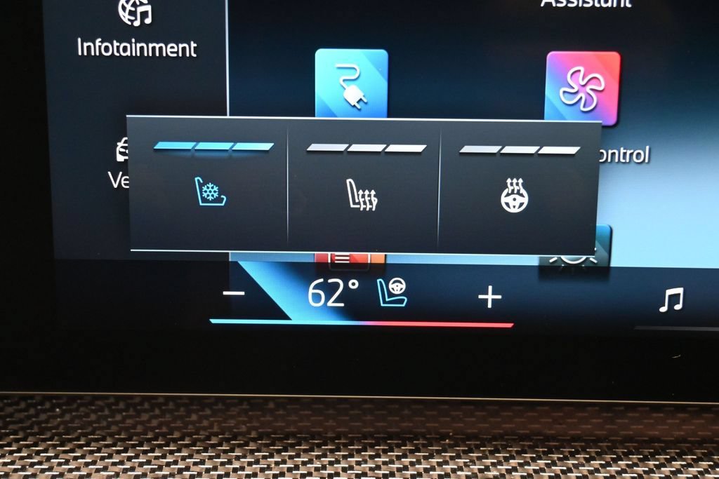 Used 2023 BMW i7 xDrive60 AWD/4WD image 18