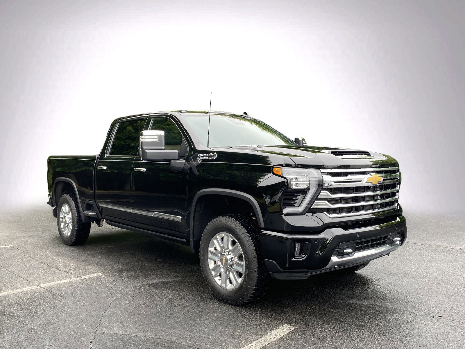 Used 2025 Chevrolet Silverado 2500 High Country w/ High Country Premium Package AWD/4WD video 2