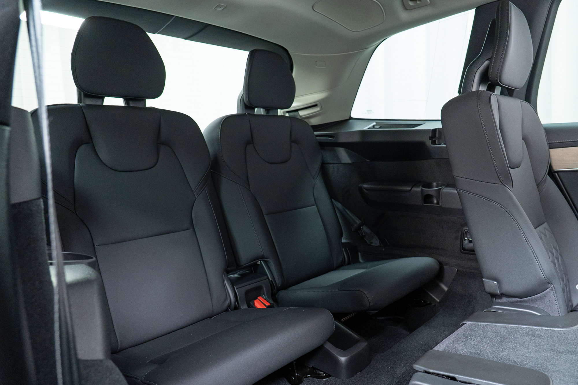 New 2026 Volvo XC90 B6 Plus w/ Protection Package Premier image 25